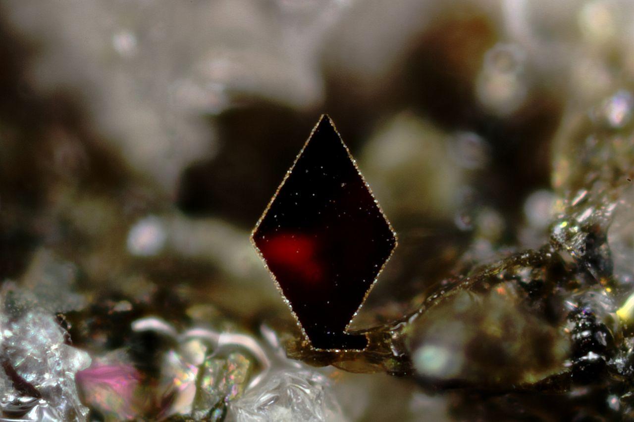 赤鉄鉱 (Hematite)