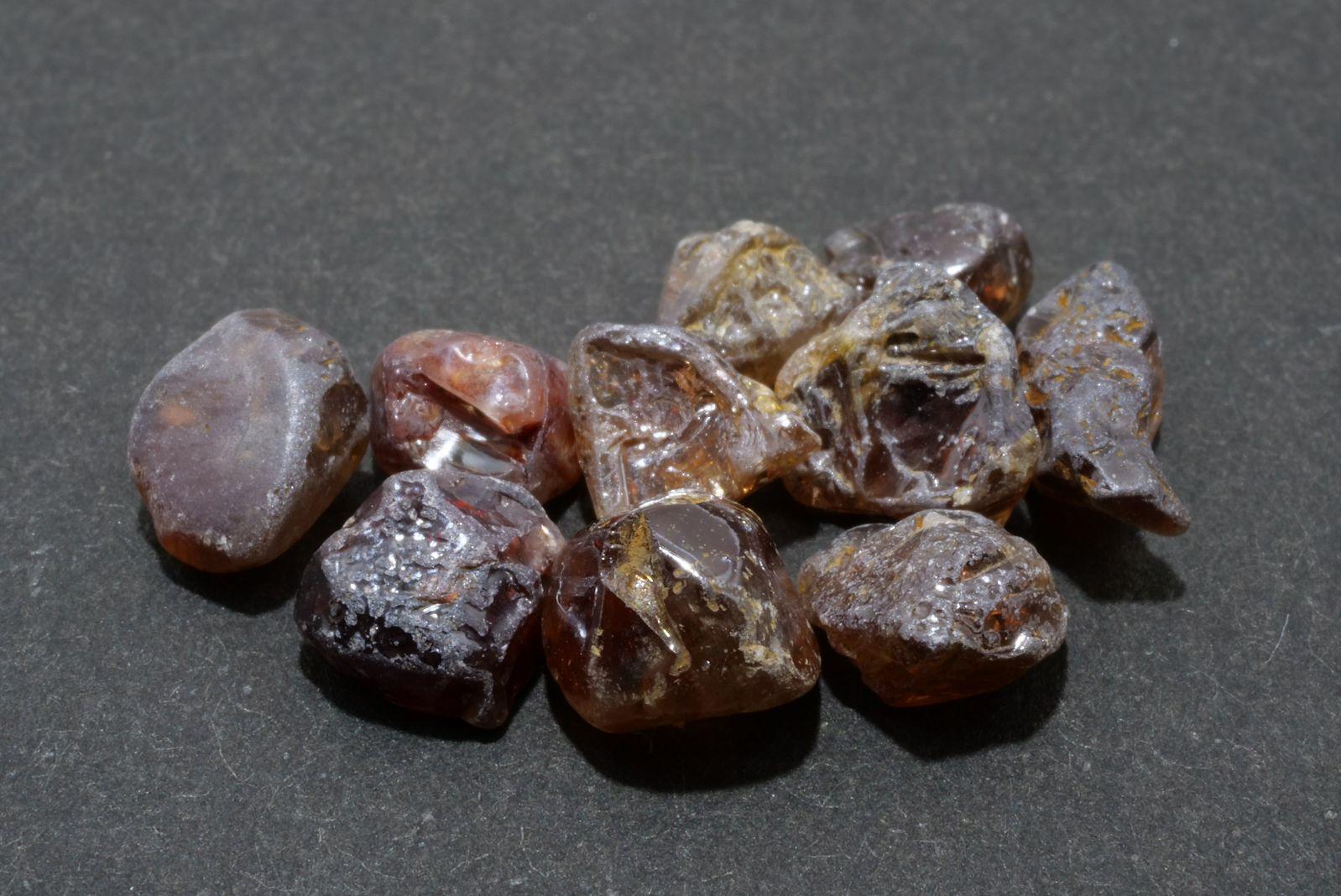 ジルコン (Zircon)